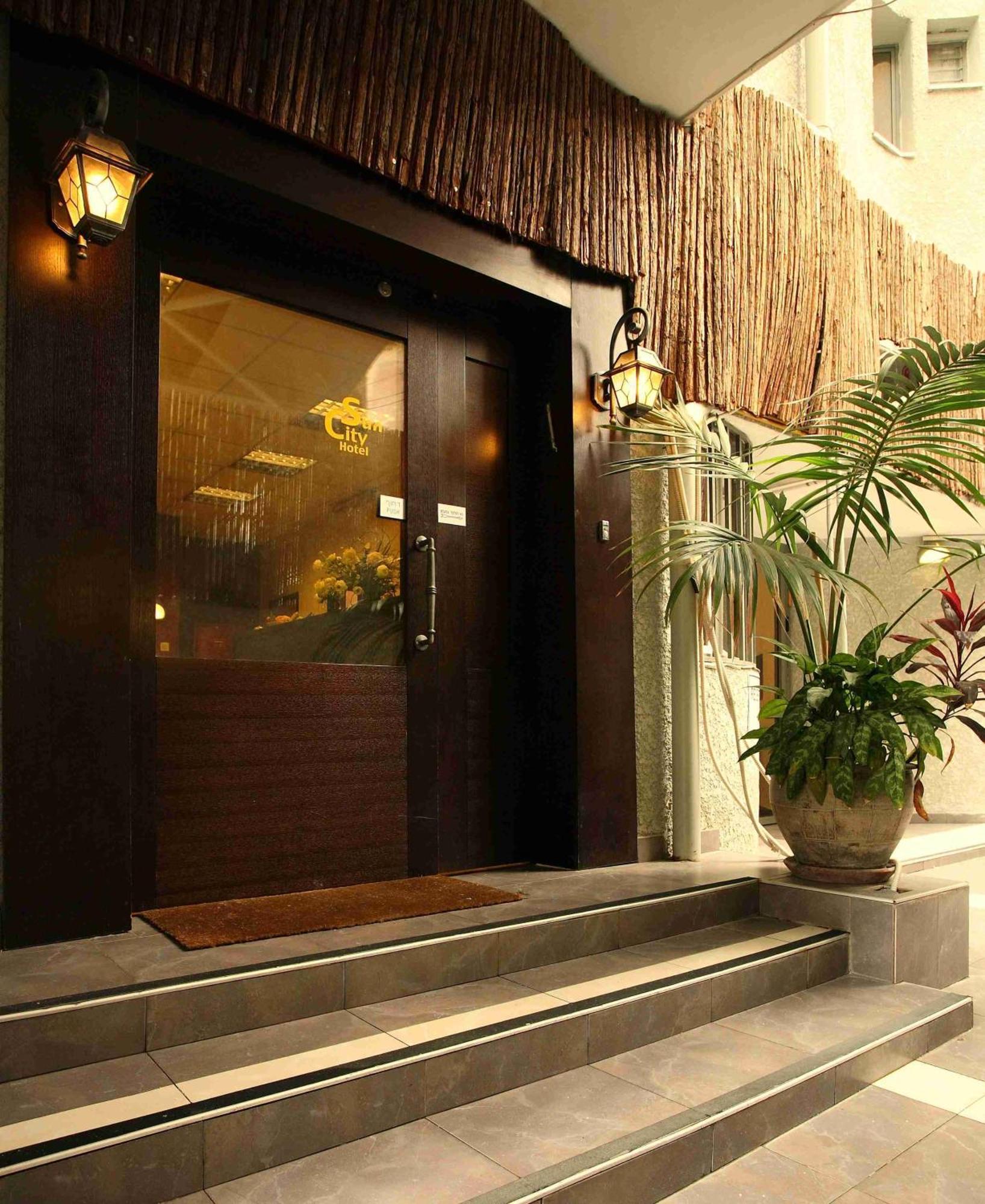 Sun City Hotel Tel Aviv Exteriör bild